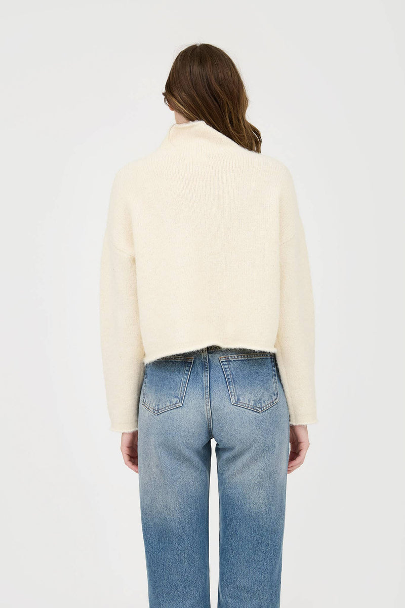 TURTLENECK LONG SLEEVE KNIT SWEATER: CREAM