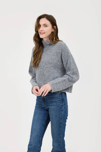 TURTLENECK LONG SLEEVE KNIT SWEATER: HEATHER GREY