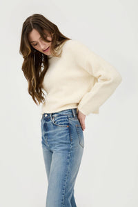 TURTLENECK LONG SLEEVE KNIT SWEATER: CREAM