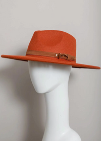 FLAT BRIM BUCKLE HAT