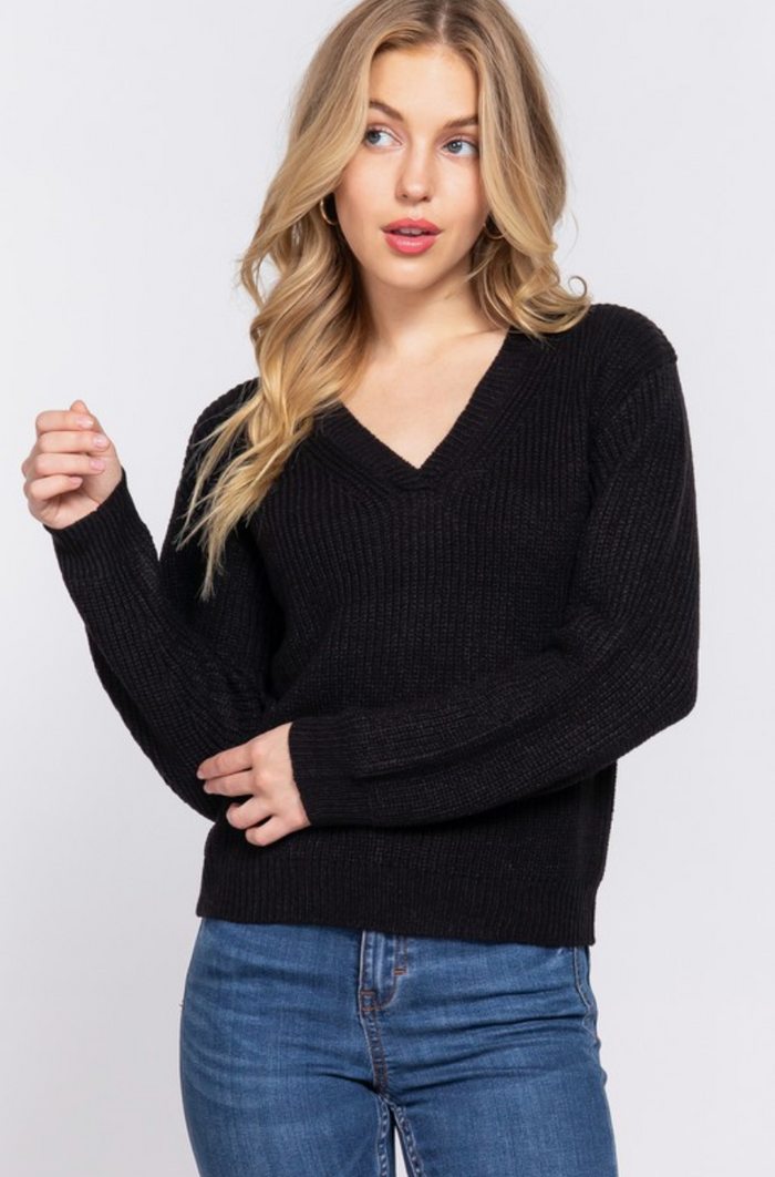 LONG SLEEVE V-NECK SWEATER